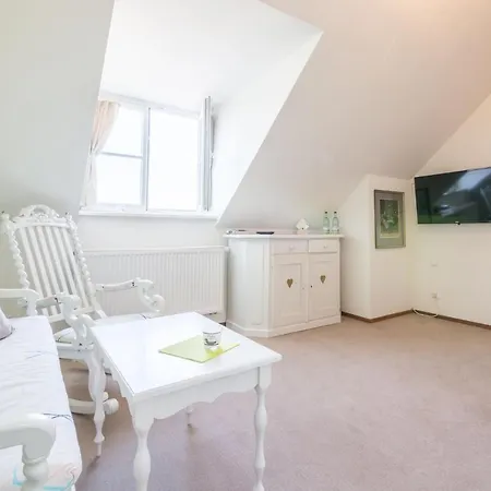 Allgaeuer Genusshotel Und Historischer Dorfgasthof Hirsch Hotel